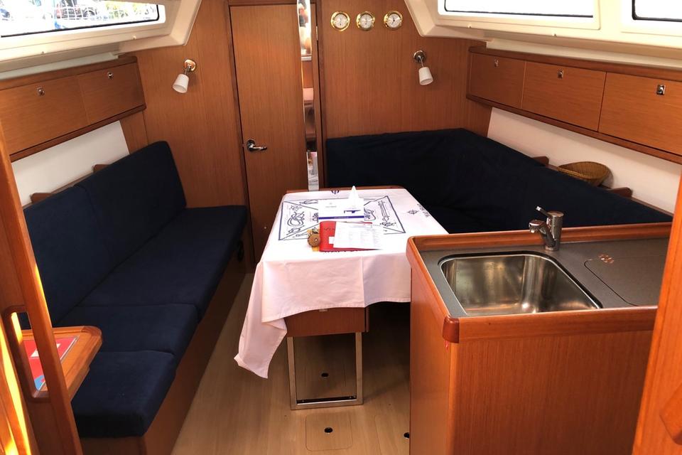 Bavaria Cruiser 34 (3)