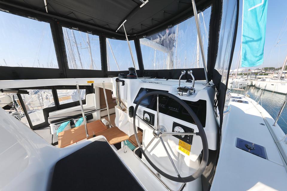 Lagoon 38 (23)