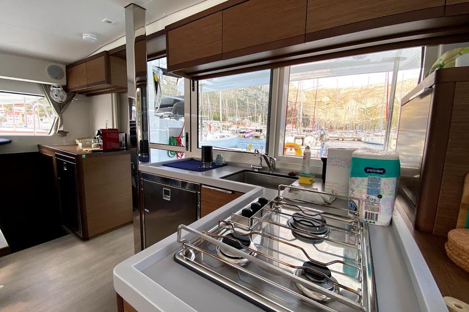 Lagoon 40 (16)