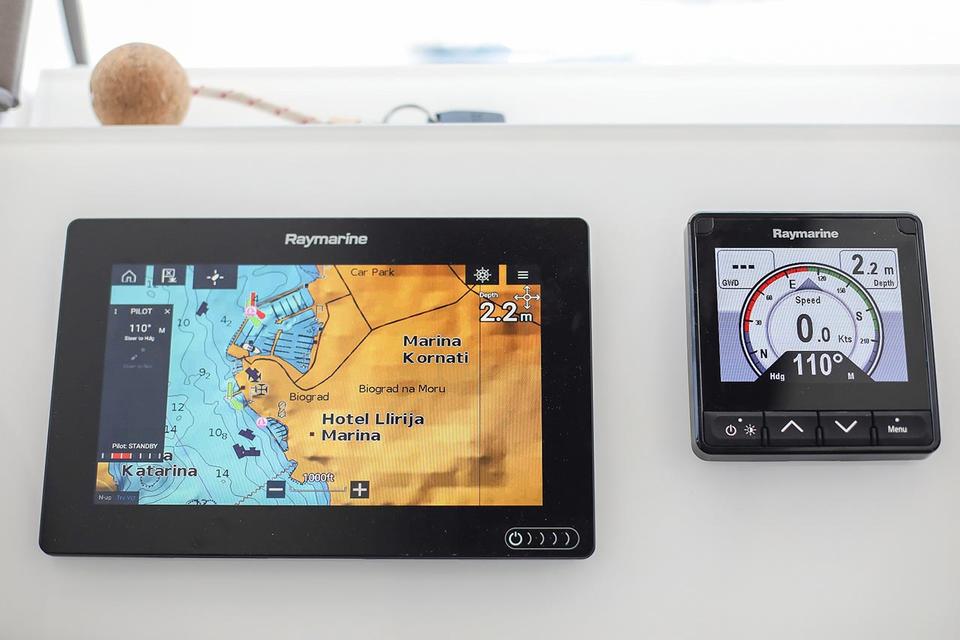 Motor Catamaran Fountaine Pajot MY 37 (26)
