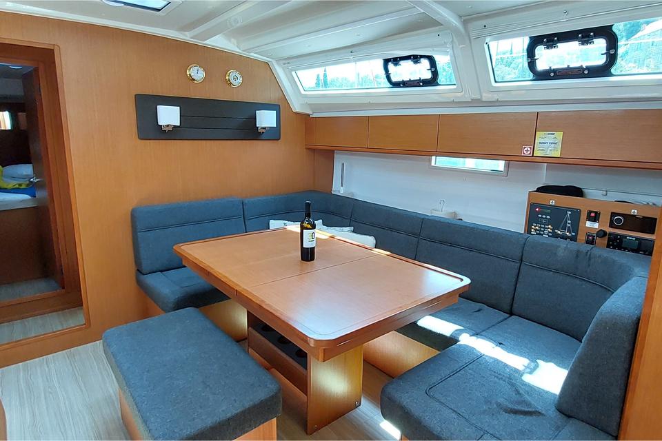Bavaria Cruiser 46 (2)