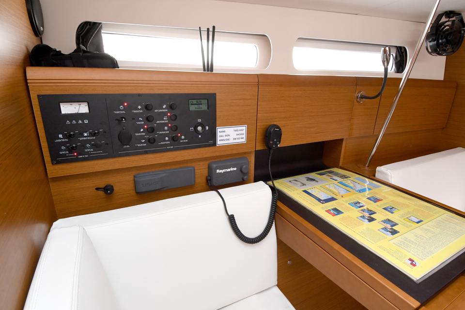Jeanneau Sun Odyssey 419 (8)