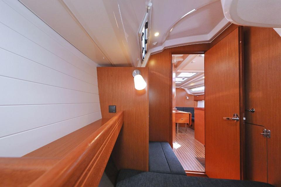 Bavaria Cruiser 37 (64)