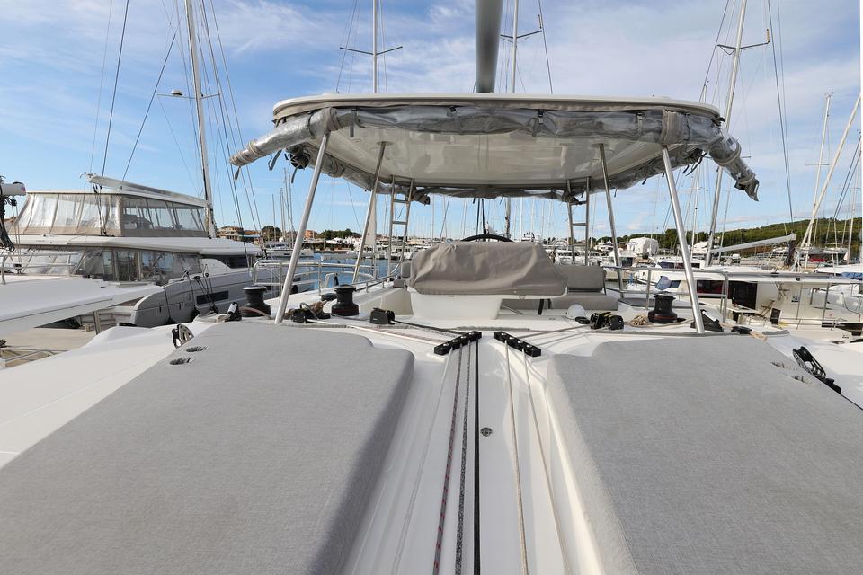 Lagoon 51 (5)