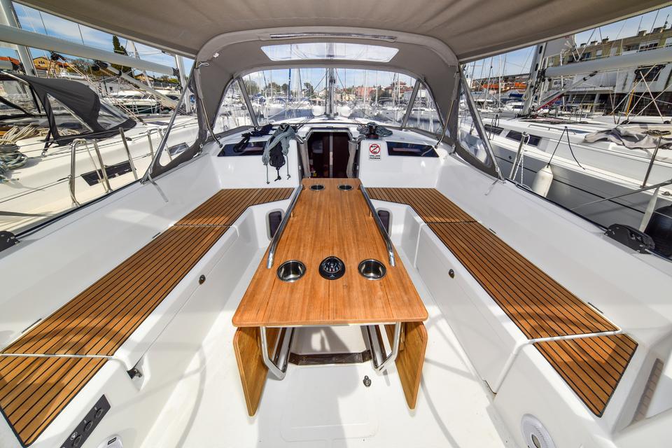 Beneteau Oceanis 40.1 (62)