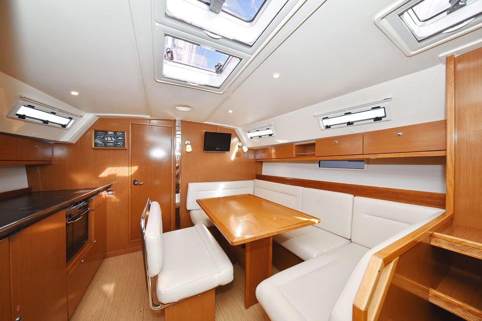 Bavaria Cruiser 40 (18)