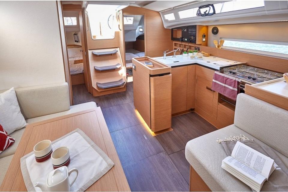 Jeanneau Sun Odyssey 410 (2)
