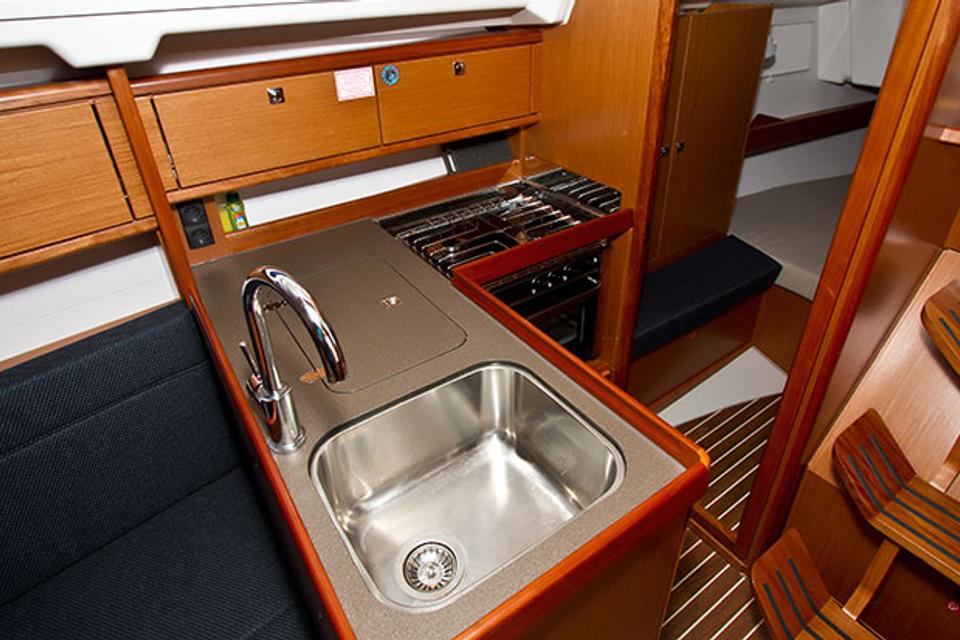 Bavaria Cruiser 34 (18)