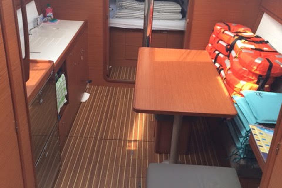 Dufour 382 GL (8)