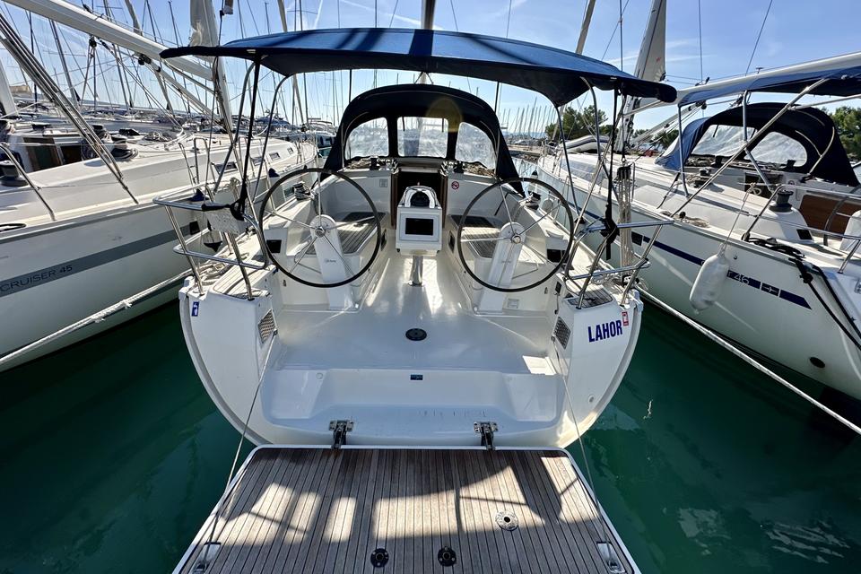 Bavaria Cruiser 37
