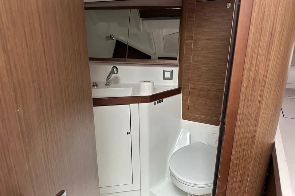 Beneteau Oceanis 46.1 (4)