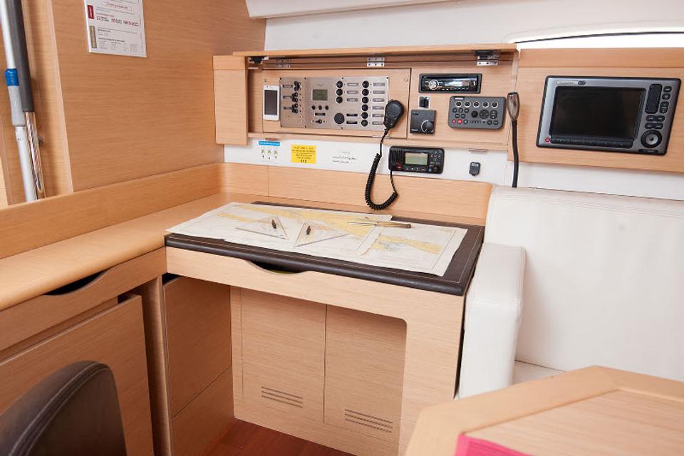Beneteau First 45 (8)