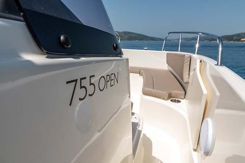 Quicksilver 755 (2)