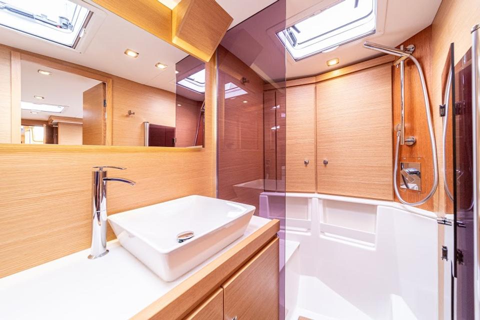 Dufour 63 Exclusive (3)