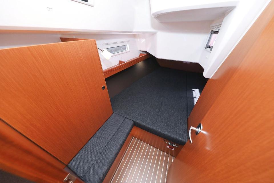 Bavaria Cruiser 37 (56)