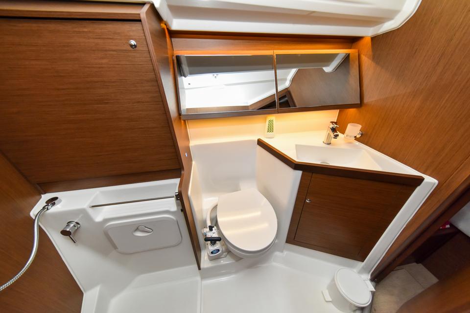 Beneteau Oceanis 40.1 (22)
