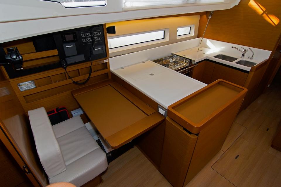 Jeanneau Sun Odyssey 440 (8)