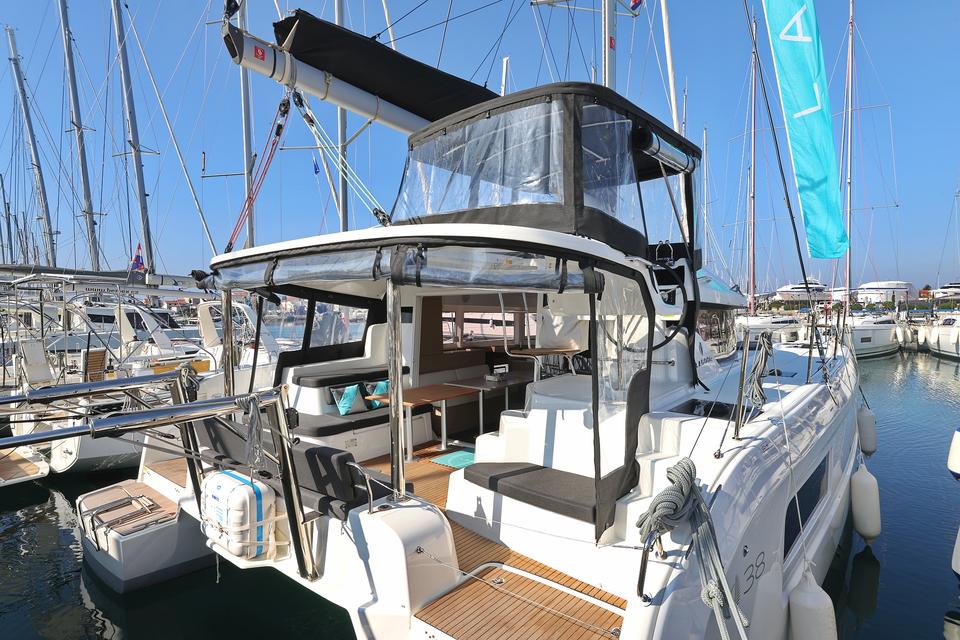 Lagoon 38 (17)