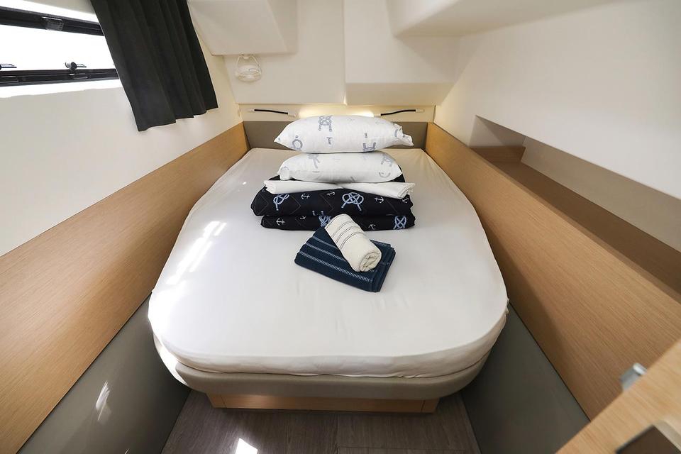 Motor Catamaran Fountaine Pajot MY 37 (29)