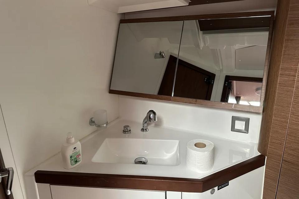Beneteau Oceanis 46.1 (9)
