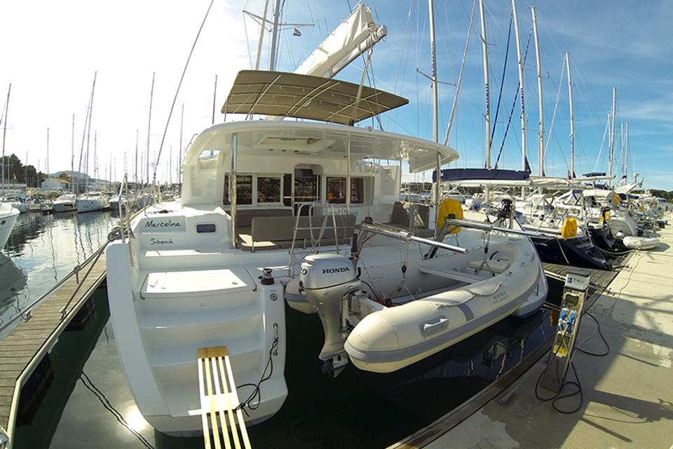 Lagoon 450 (3)