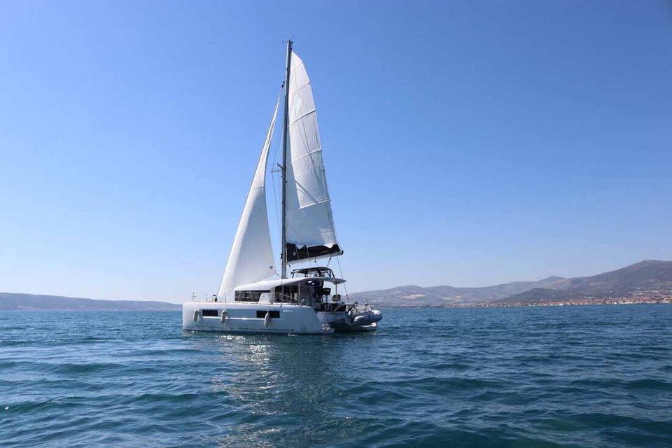 Lagoon 40 (3)