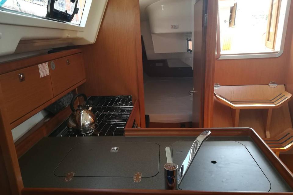 Bavaria Cruiser 34 (4)