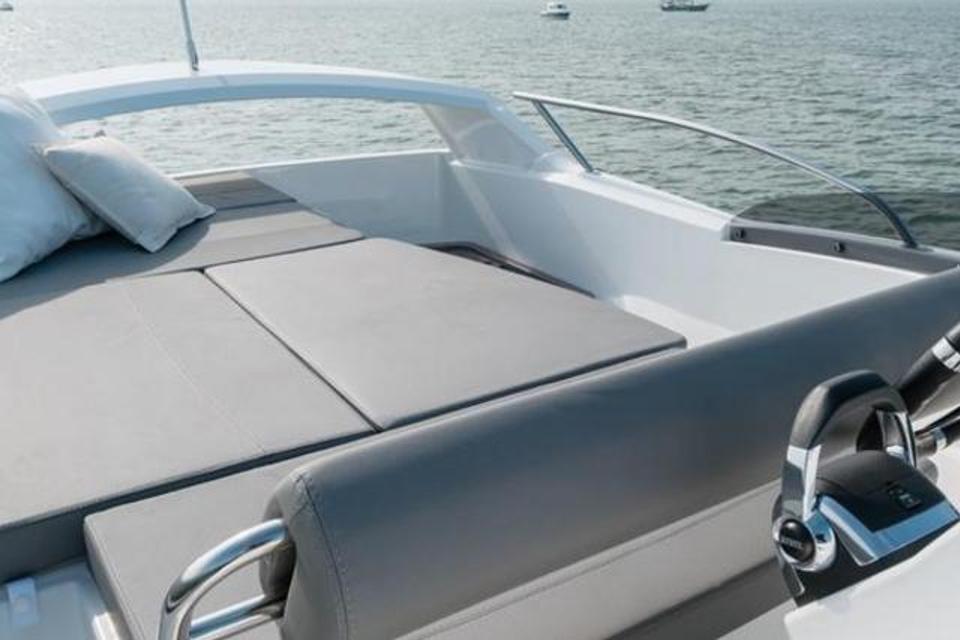 Beneteau Antares 30 Fly (4)