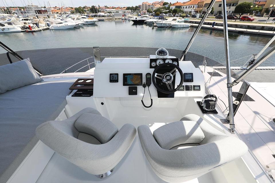 Motor Catamaran Fountaine Pajot MY 37 (15)