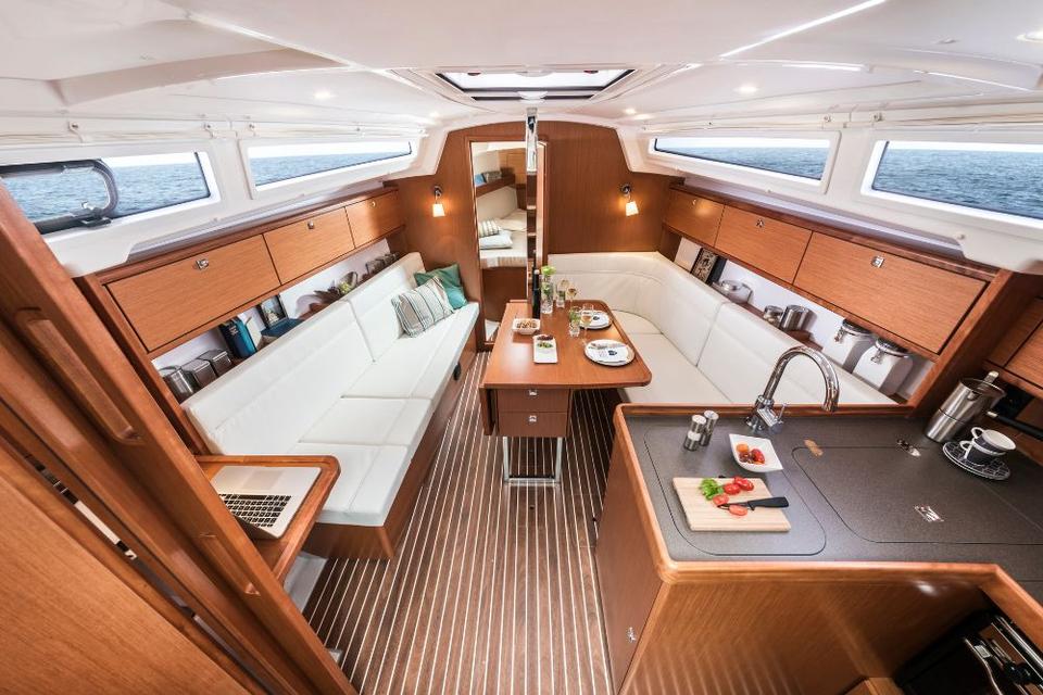 Bavaria Cruiser 34 (8)