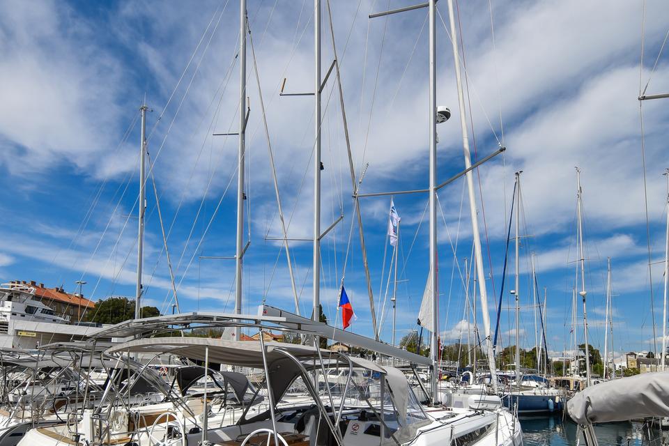 Beneteau Oceanis 40.1 (56)