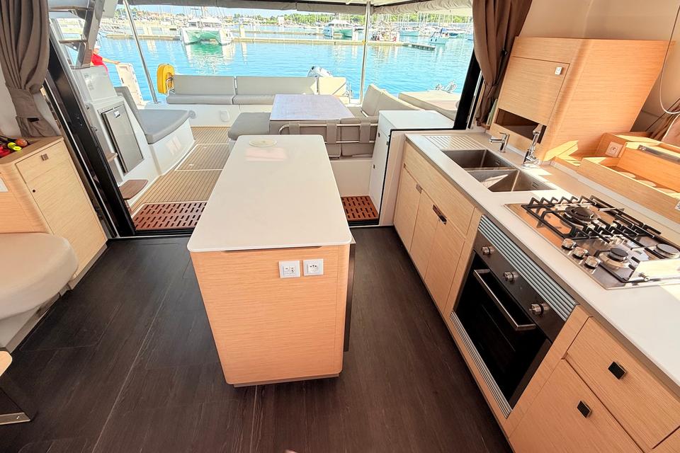 Fountaine Pajot Aura 51 (27)