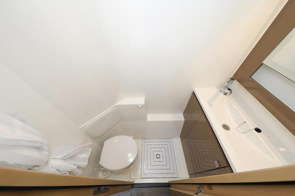Motor Catamaran Fountaine Pajot MY 37 (33)