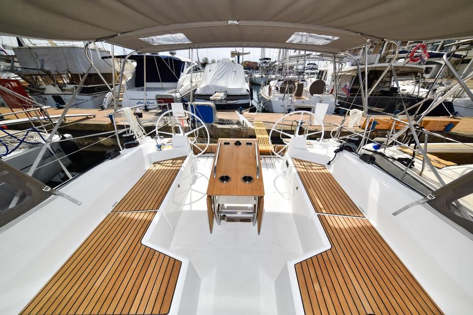 Beneteau Oceanis 40.1 (37)