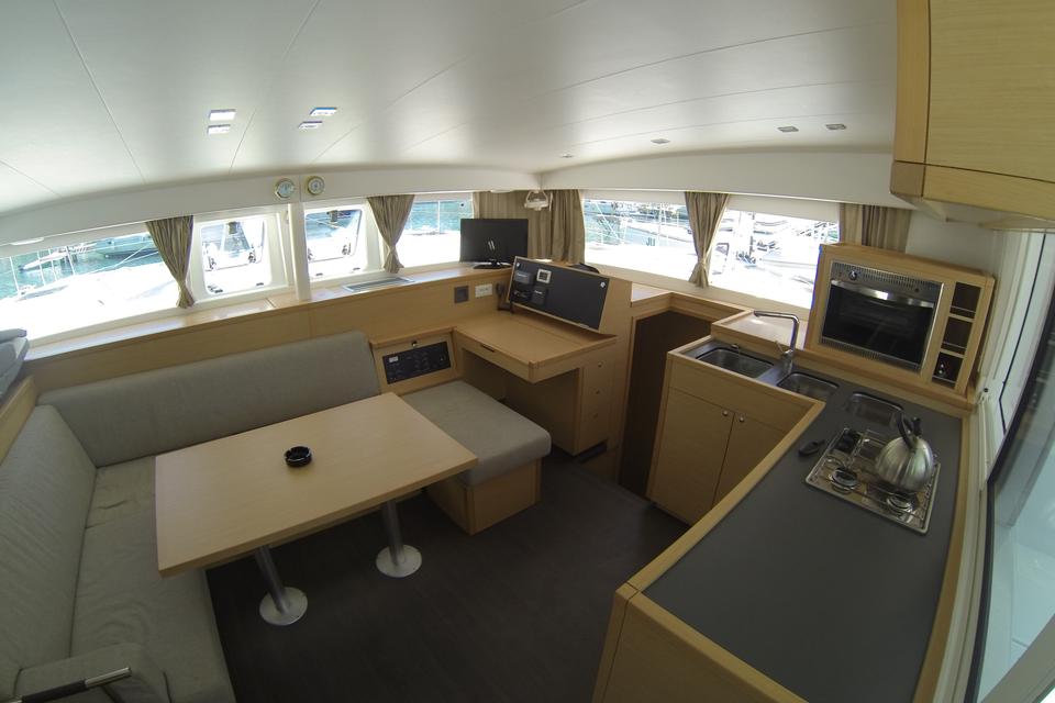 Lagoon 400 S2 (3)