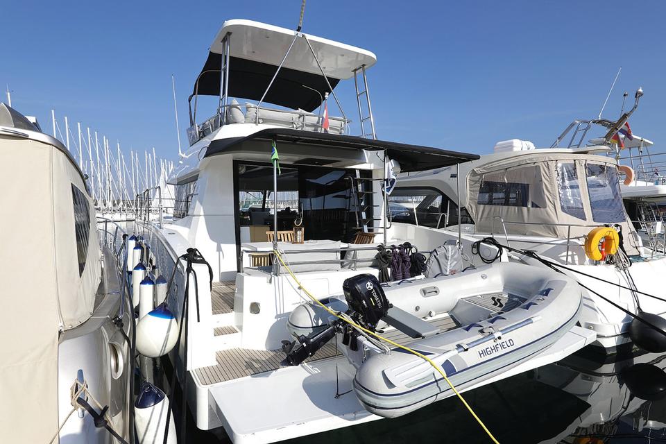 Motor Catamaran Fountaine Pajot MY 37 (3)