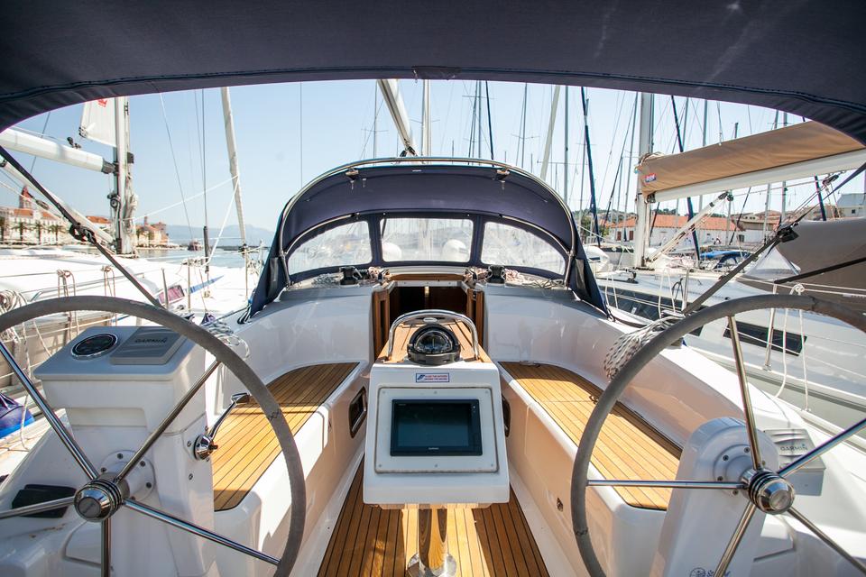 Bavaria Cruiser 34 (12)