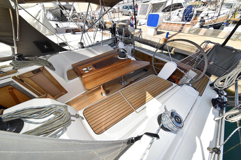 Bavaria 37 (22)