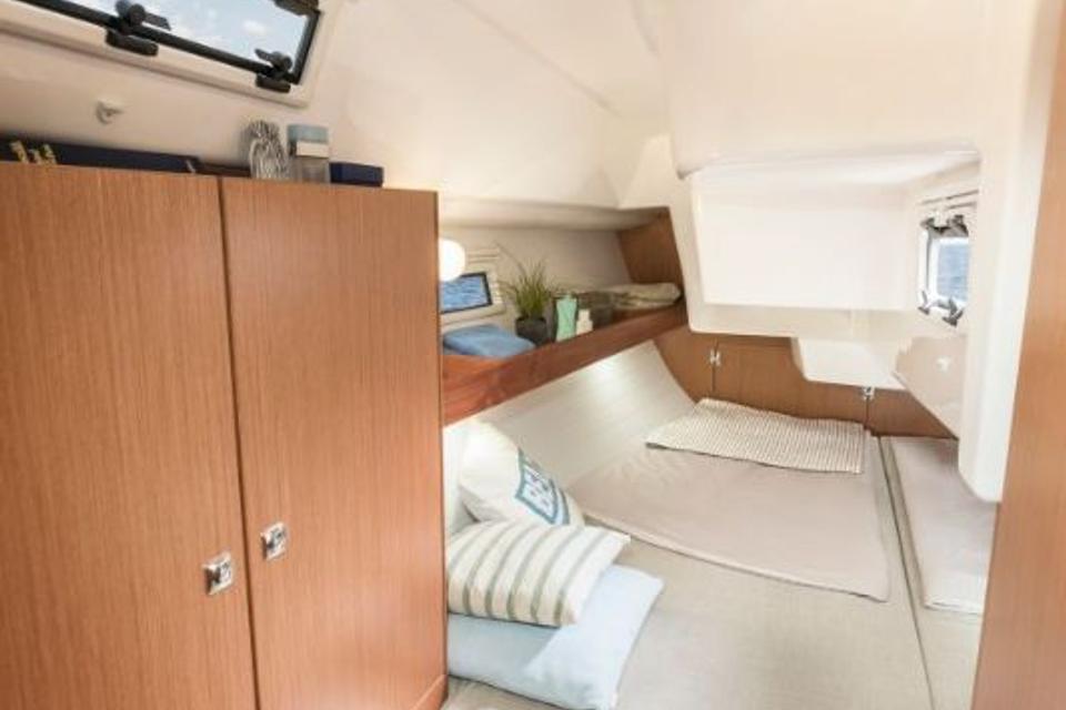 Bavaria Cruiser 34 (20)