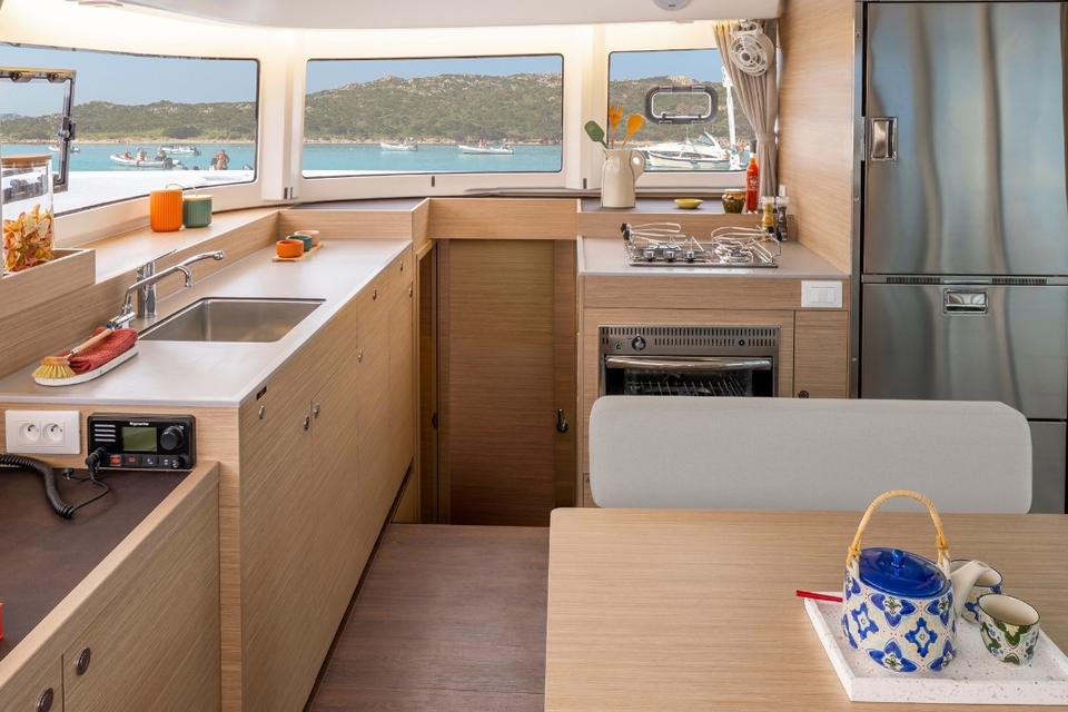 Lagoon 380 (3)