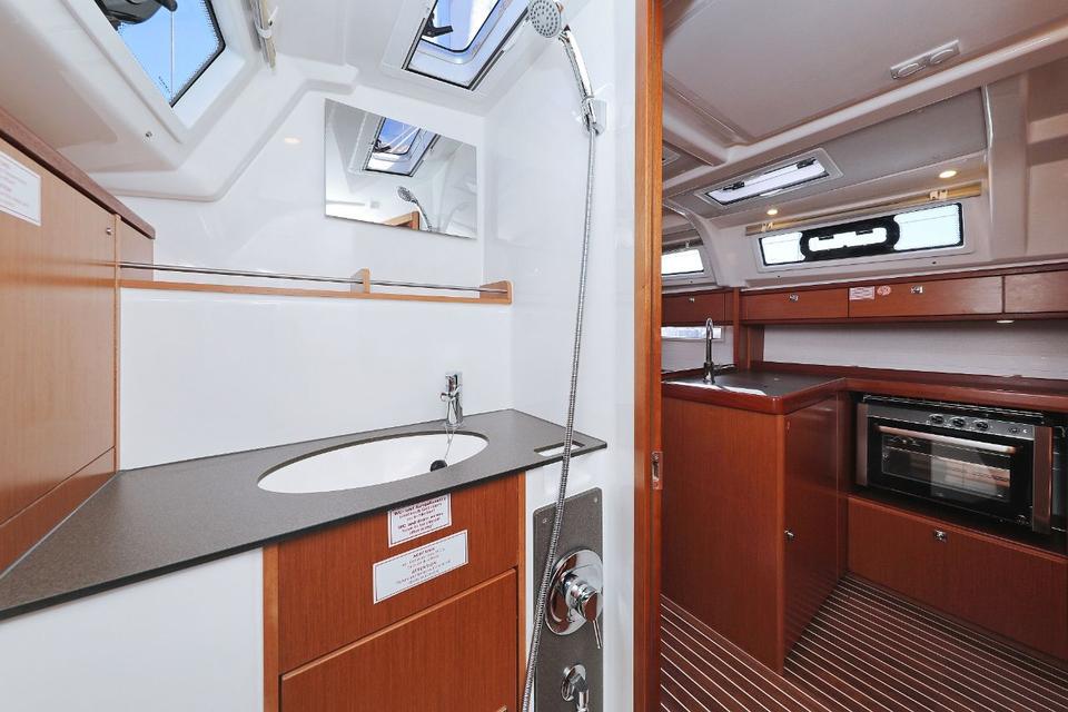 Bavaria Cruiser 37 (74)