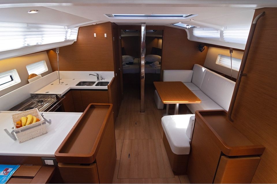 Jeanneau Sun Odyssey 440 (2)