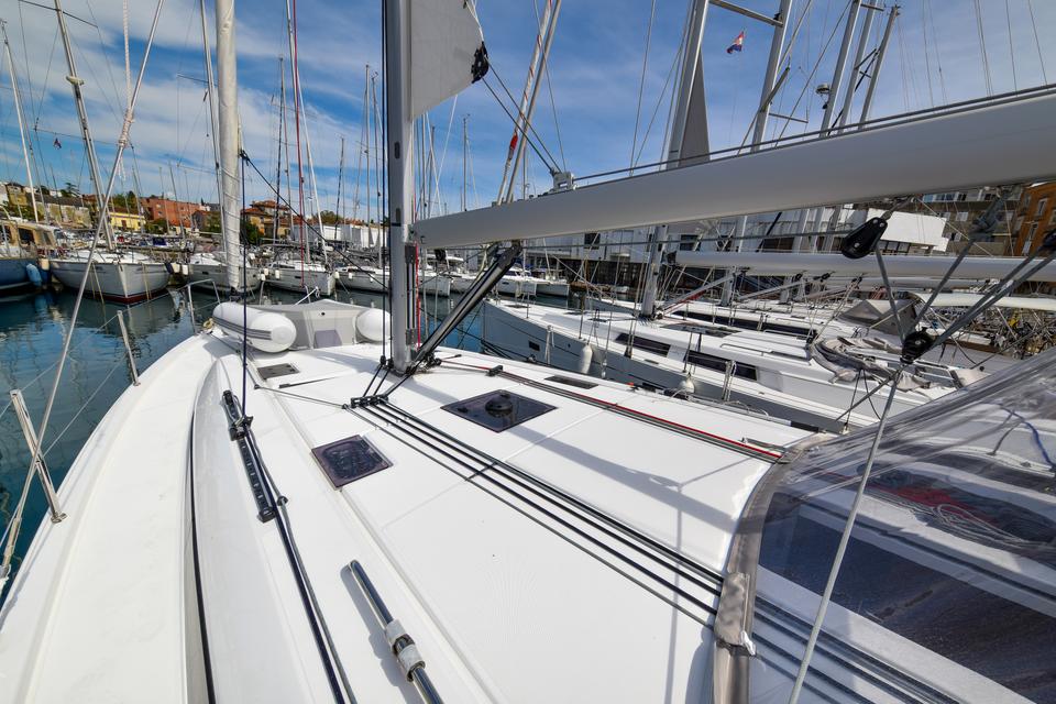 Beneteau Oceanis 40.1 (48)