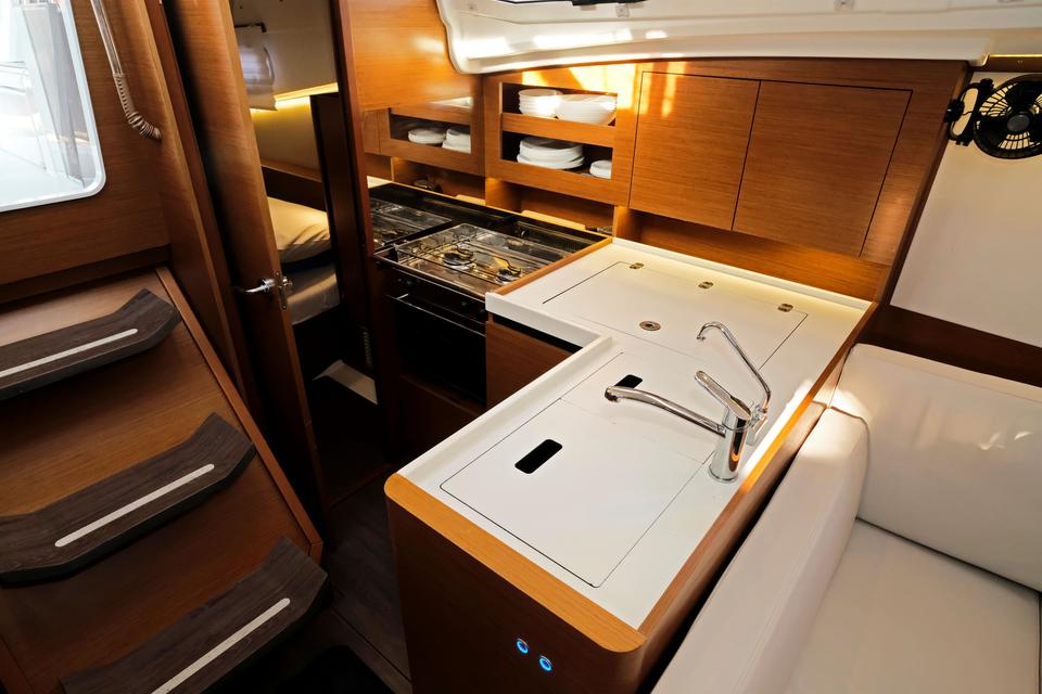 Jeanneau Sun Odyssey 380 (21)