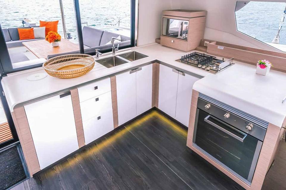 Fountaine Pajot Tanna 47 (14)