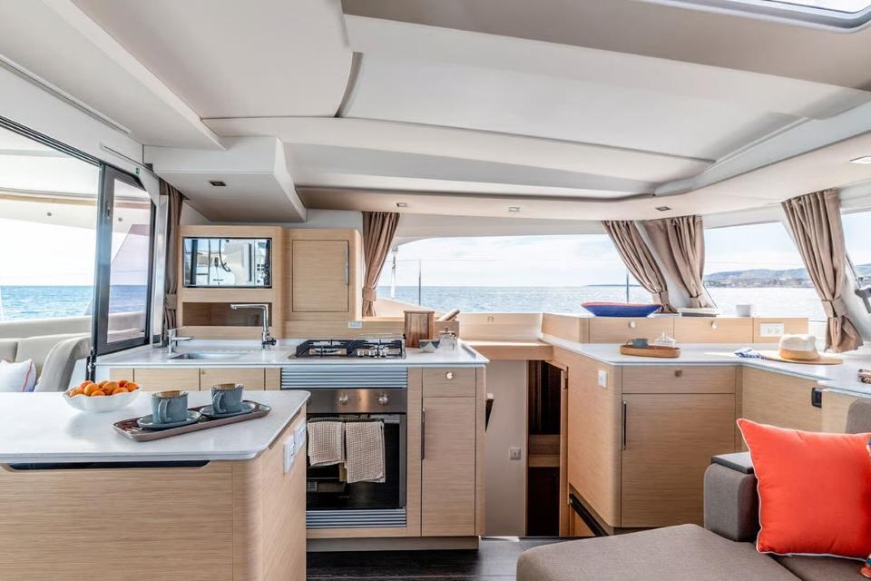 Fountaine Pajot New 44 (16)