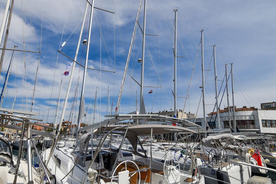 Beneteau Oceanis 40.1 (73)