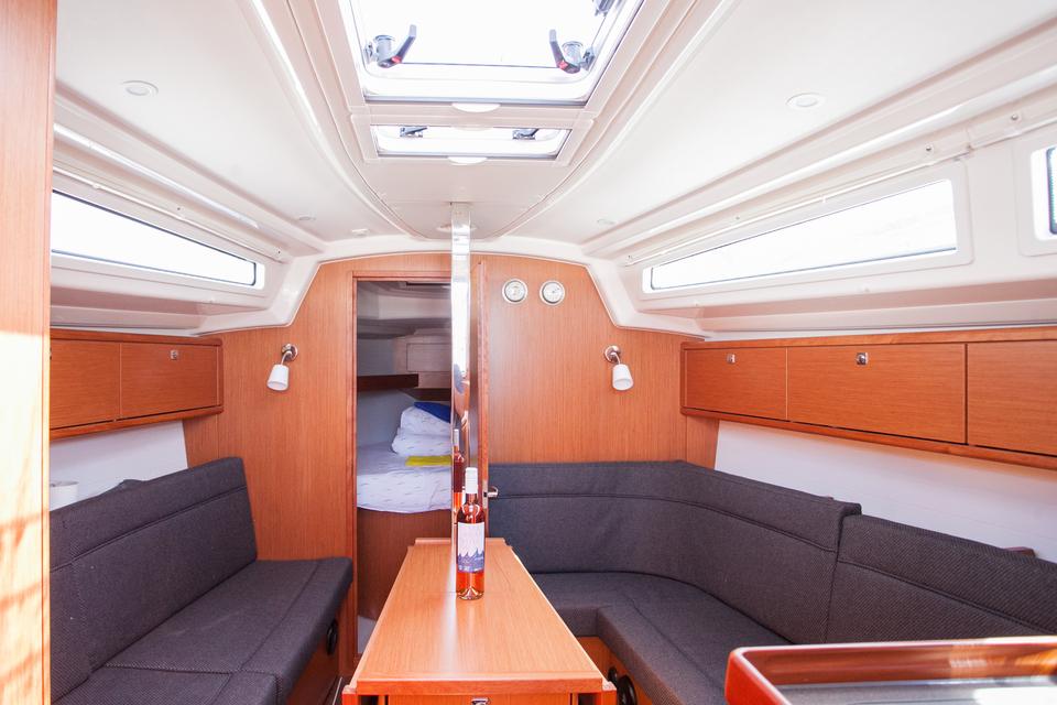 Bavaria Cruiser 34 (2)
