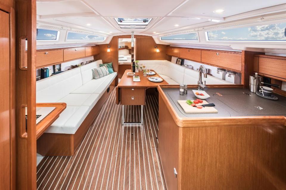 Bavaria Cruiser 34 (16)