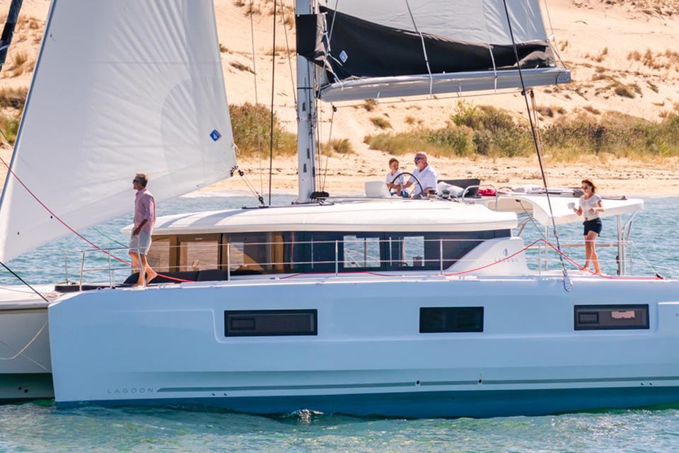 Lagoon 42 (9)